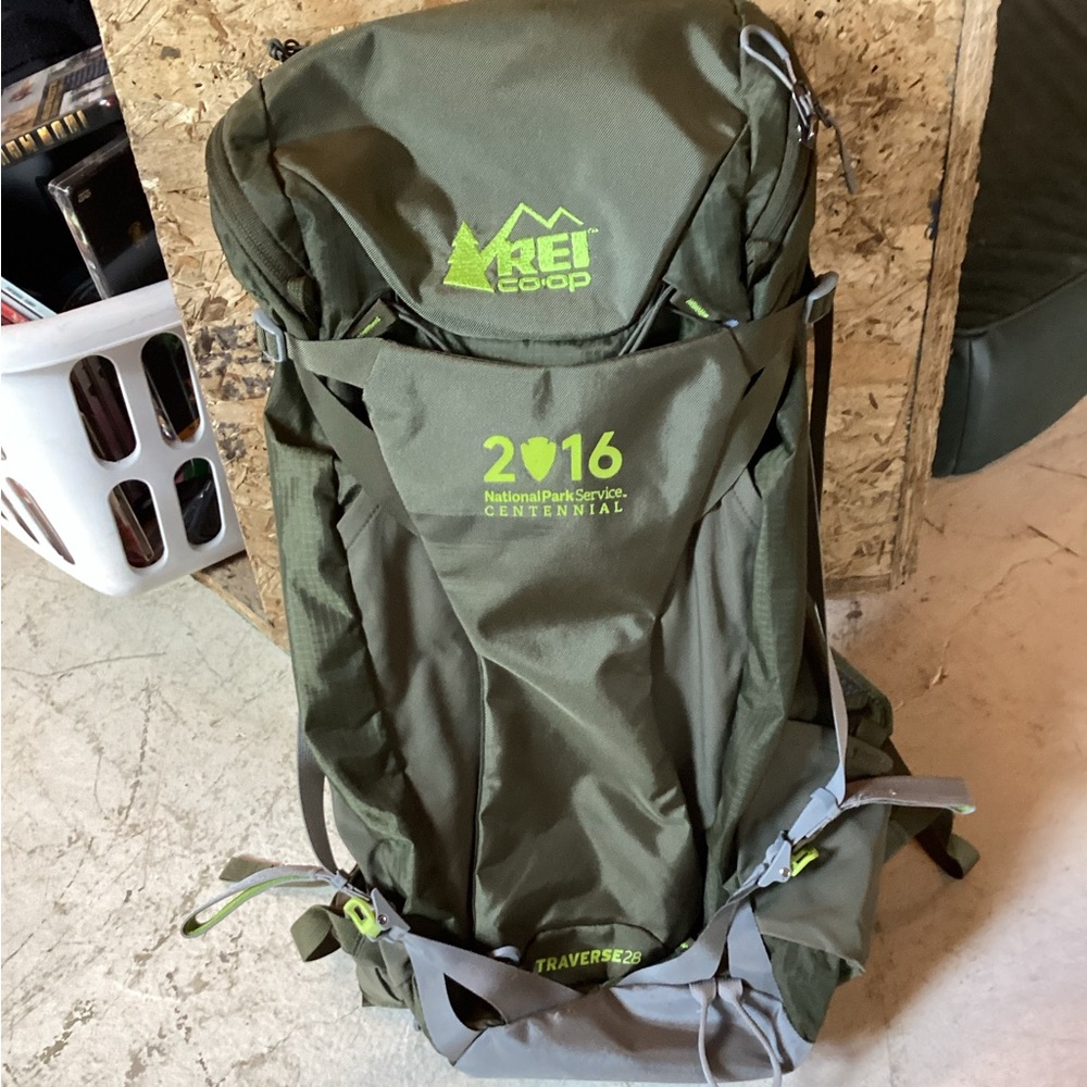 REI Traverse 28 Backpack NWOT size Men’s L National Park